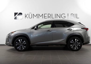 Lexus NX, 2021