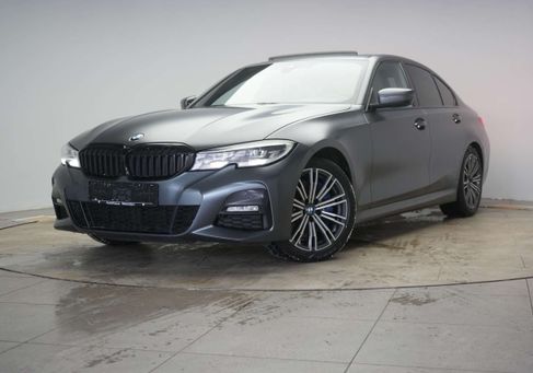 BMW 330, 2021