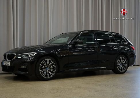 BMW 330, 2022