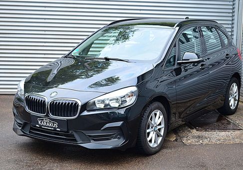 BMW 216, 2019