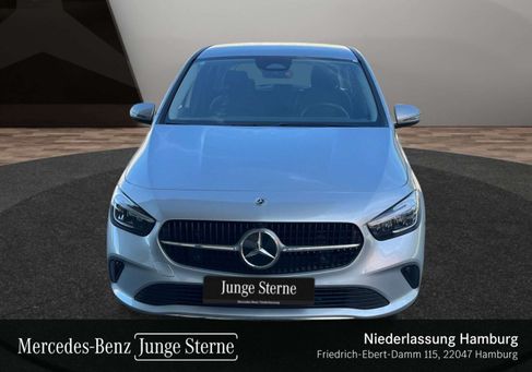 Mercedes-Benz B 180, 2026