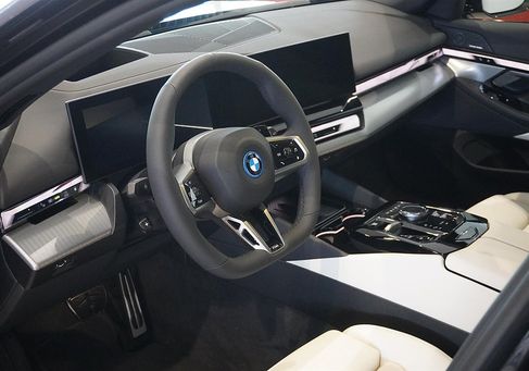 BMW 530, 2027