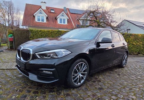 BMW 120, 2022 3