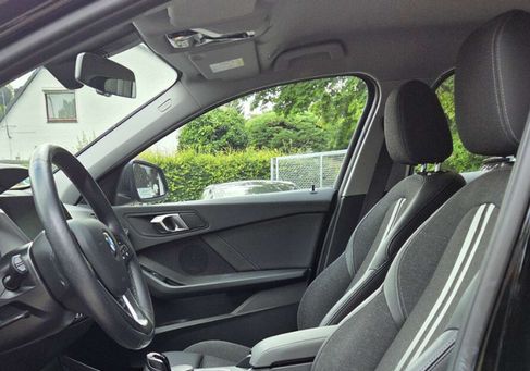 BMW 120, 2022