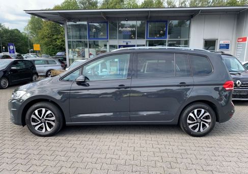 Volkswagen Touran, 2021 3