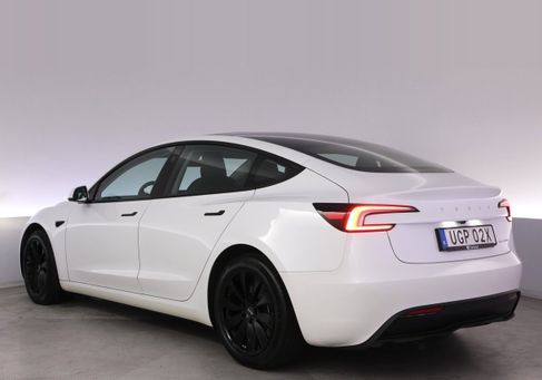 Tesla Model 3, 2024 3