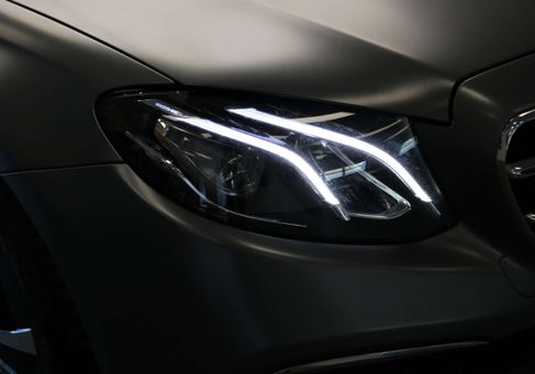 Mercedes-Benz E 300, 2020 3