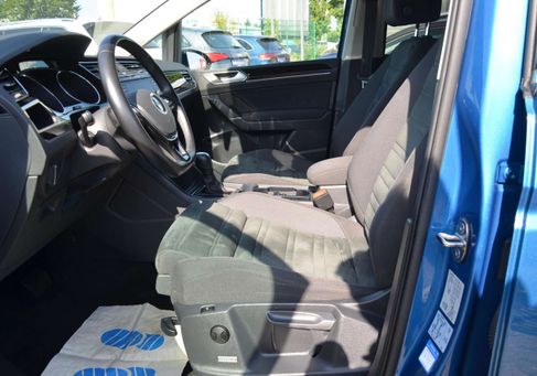 Volkswagen Touran, 2021 3