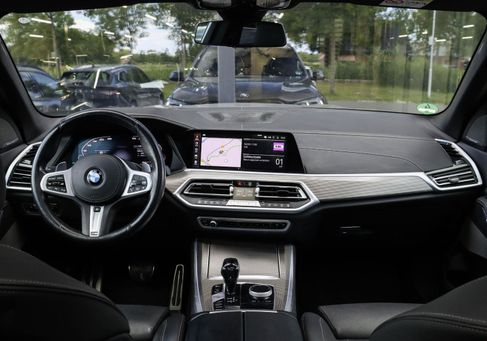 BMW X5 M50, 2021