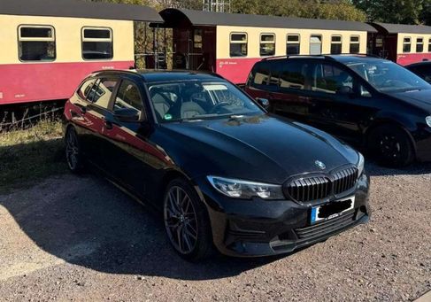 BMW 320, 2021 3