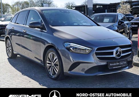 Mercedes-Benz B 220, 2022