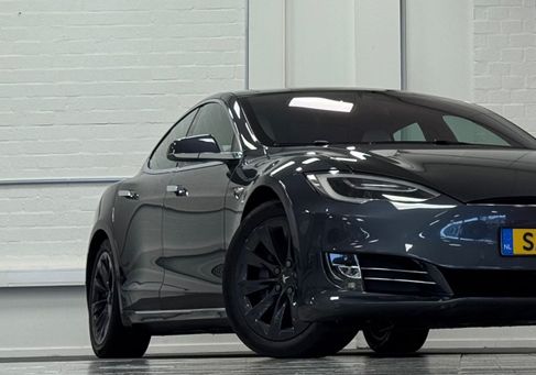 Tesla Model S, 2018