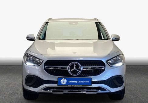 Mercedes-Benz GLA 180, 2022