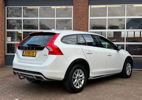 Volvo V60 Cross Country, 2016