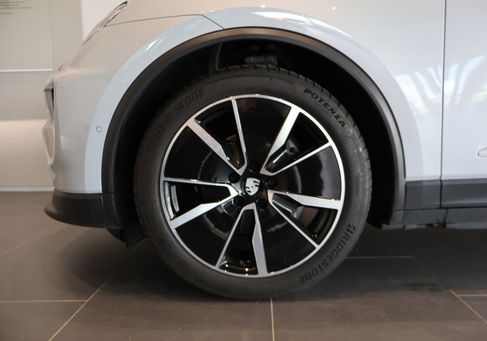 Porsche Macan, 2025