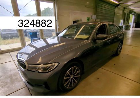 BMW 330, 2020
