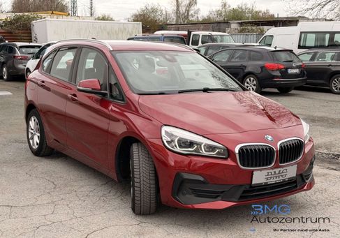 BMW 216, 2018