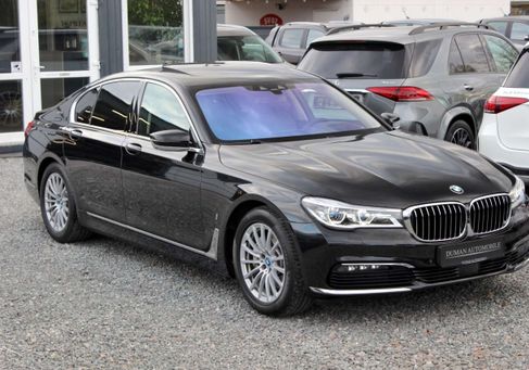 BMW 740, 2017