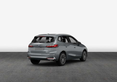 BMW 216, 2025
