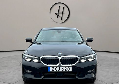 BMW 330, 2021