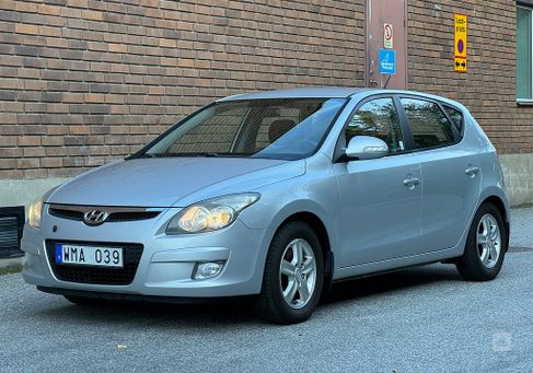 Hyundai i30, 2010