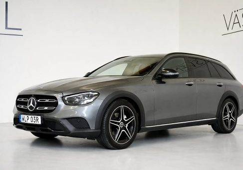 Mercedes-Benz E 220, 2022 3