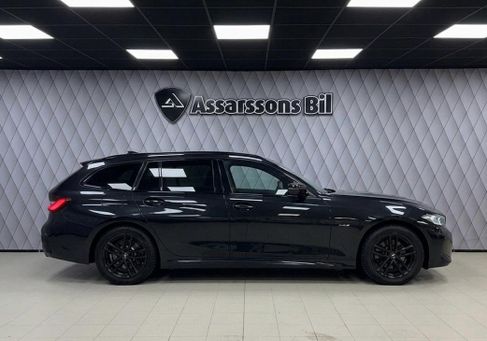 BMW 330, 2023