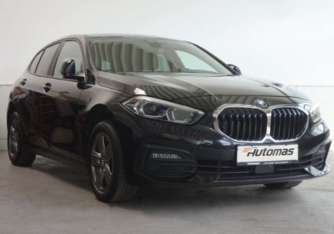 BMW 118, 2021