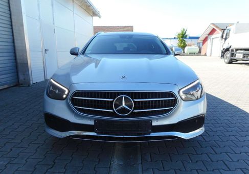 Mercedes-Benz E 220, 2022