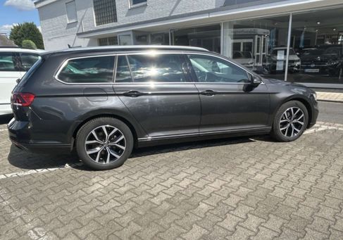 Volkswagen Passat, 2023