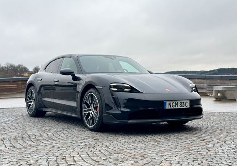 Porsche Taycan, 2022