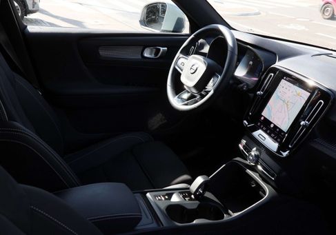 Volvo XC40, 2024 3