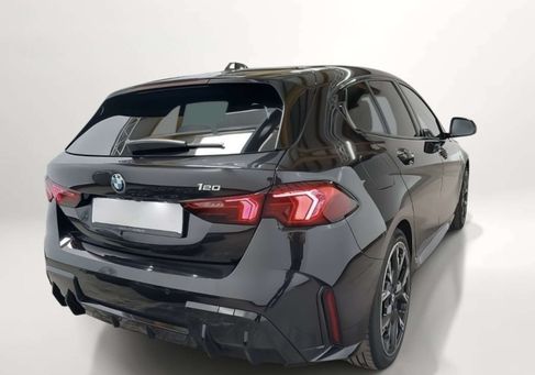 BMW 120, 2025
