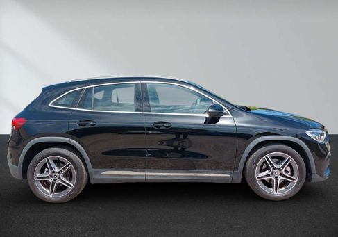 Mercedes-Benz GLA 200, 2022 3