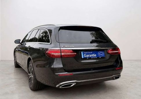 Mercedes-Benz E 300, 2022 3