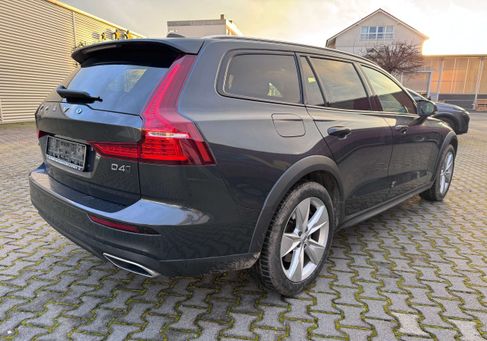 Volvo V60 Cross Country, 2019