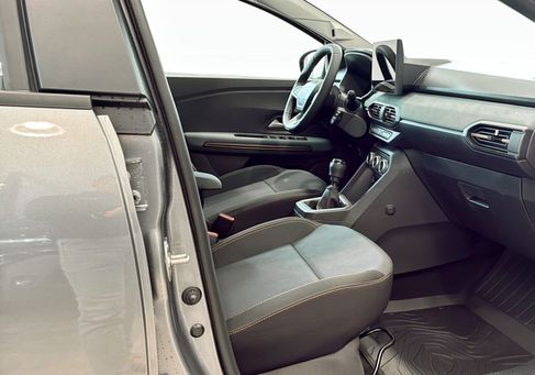 Dacia Sandero Stepway, 2027 3