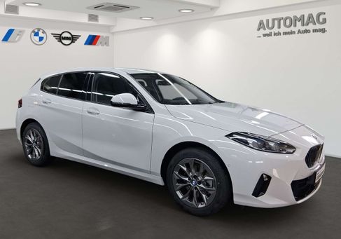 BMW 120, 2025
