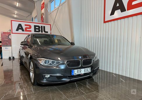 BMW 330, 2013