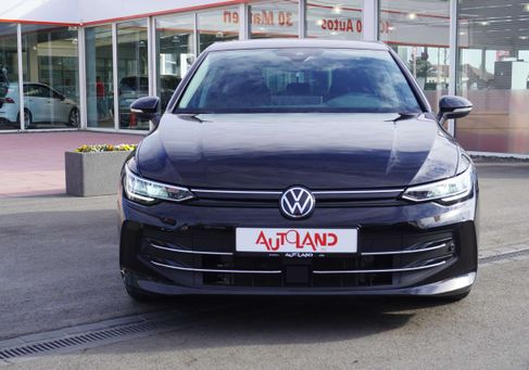 Volkswagen Golf, 2024 2
