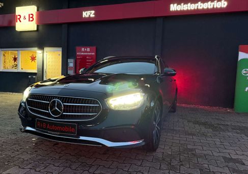 Mercedes-Benz E 300, 2022