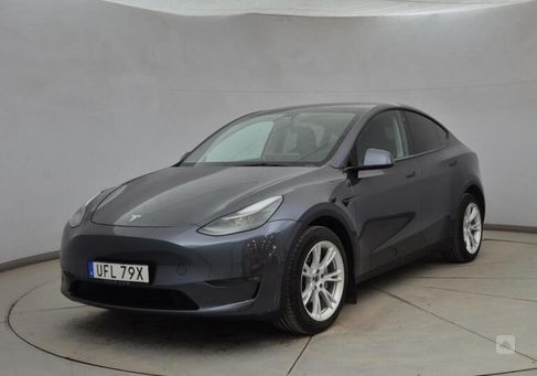 Tesla Model Y, 2022