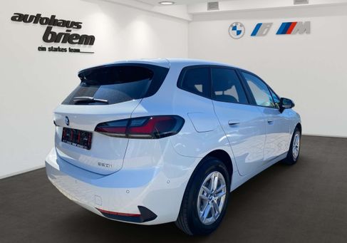 BMW 220, 2023 3