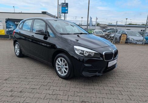 BMW 216, 2018 3