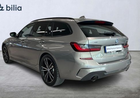BMW 330, 2022