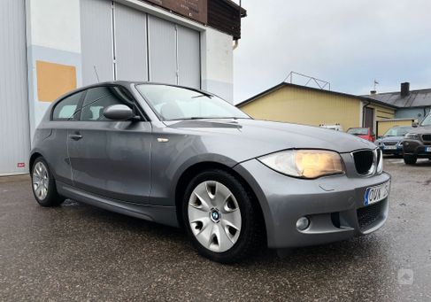 BMW 118, 2009