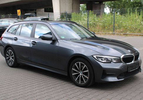 BMW 318, 2022