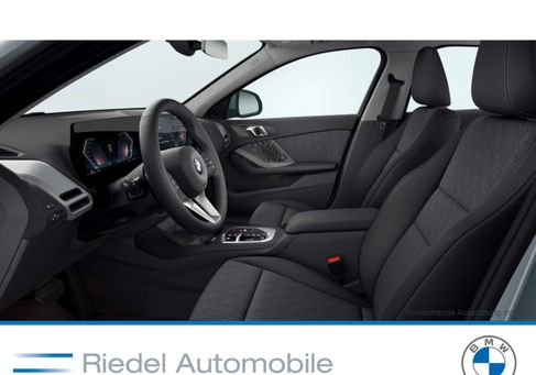 BMW 120, 2025
