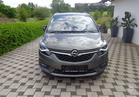 Opel Zafira, 2018
