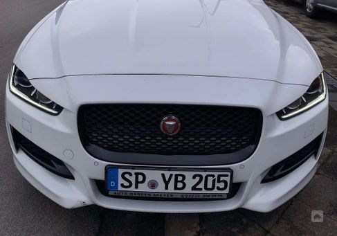 Jaguar XE, 2017